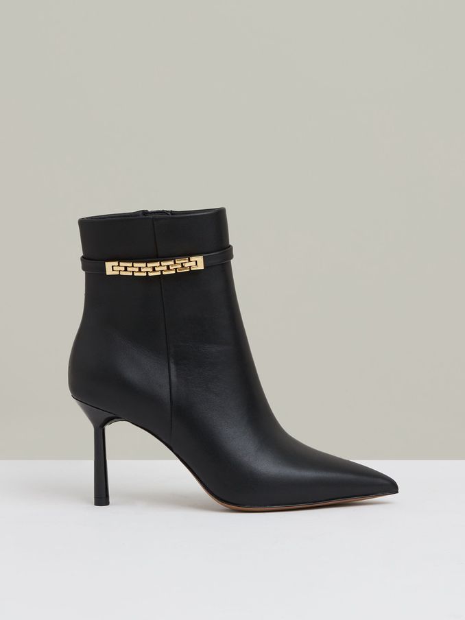 Leather Chain Embellished Ankle Boots in Black (AA3751) | €233
