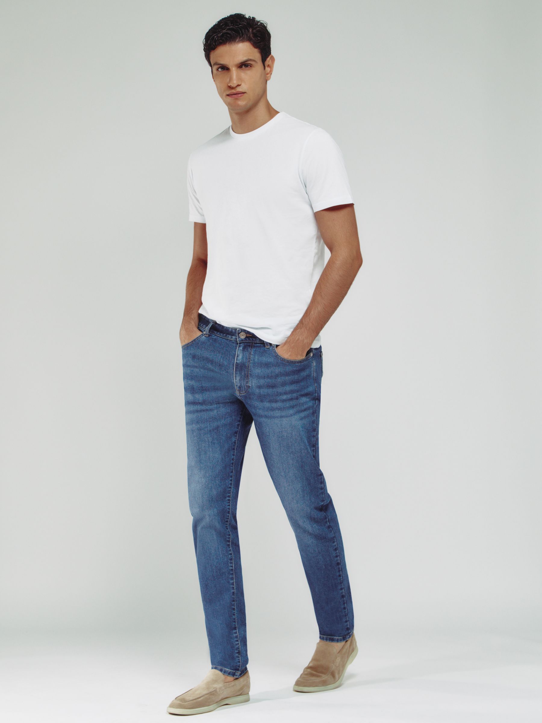 Tapered Slim-Fit Jeans in Mid Blue Wash (AA6709) | €140