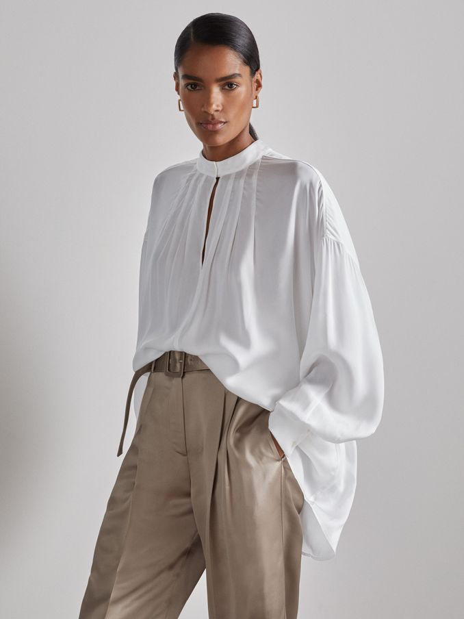 Atelier Keyhole-Neck Top in Off White (AA7953) | AED775