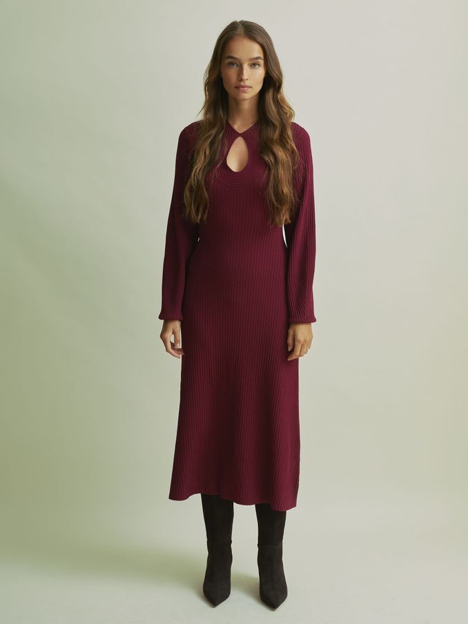Florere Ribbed Blouson Sleeve Midi Dress in Burgundy (AB1772) | €57