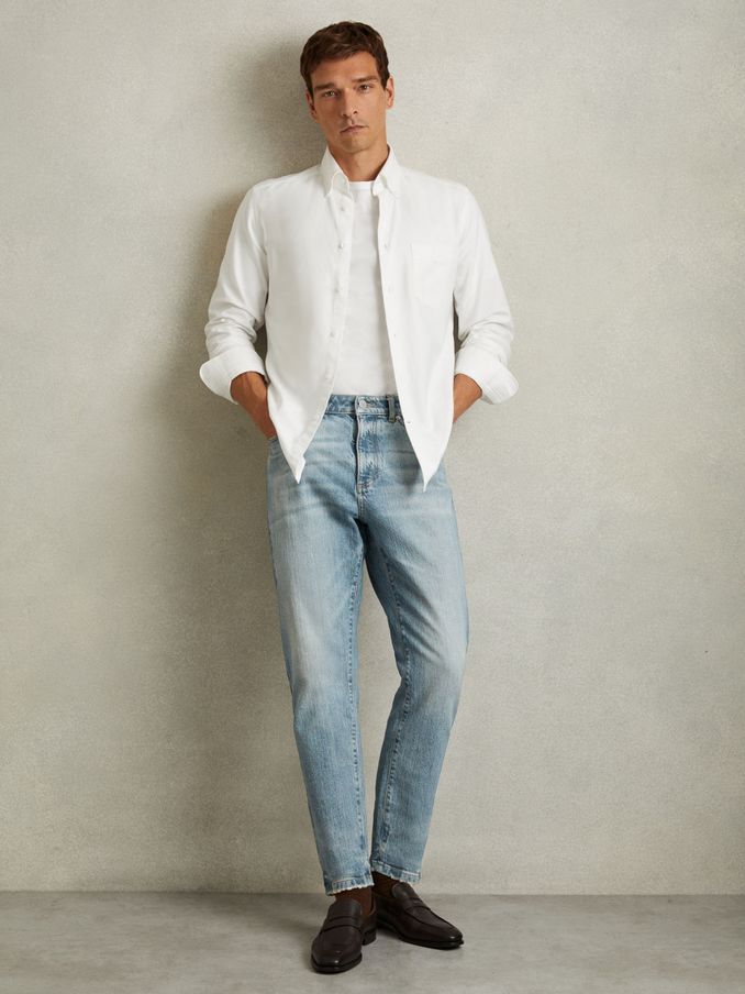 Relaxed-Fit Cropped Jeans in Light Blue Wash (AB2024) | €145