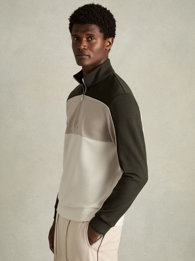 Interlock Colour-Block Half-Zip Sweatshirt in Forest Green/Off White (AB2035) | €112