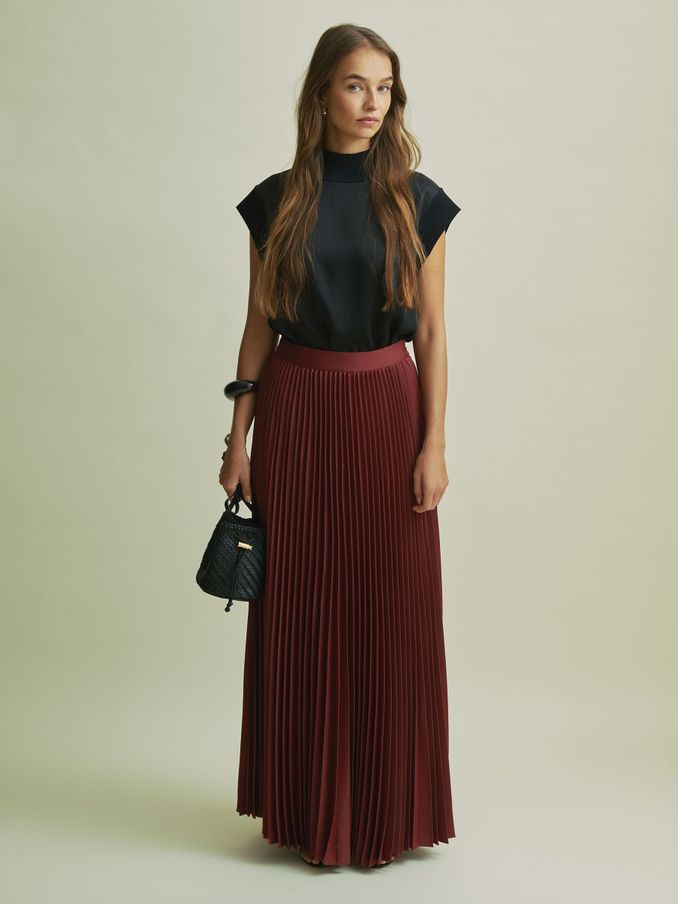 Florere Cinnamon Pleated Satin Maxi Skirt in Cinnamon (AB2050) | €97