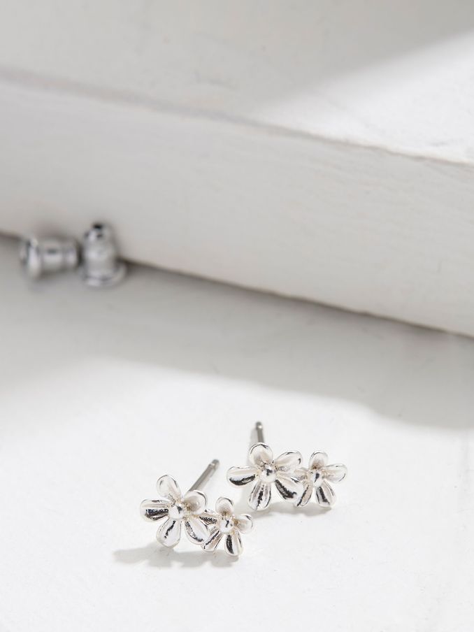 Silver Tone Double Flower Stud Earrings (AD6860) | €11