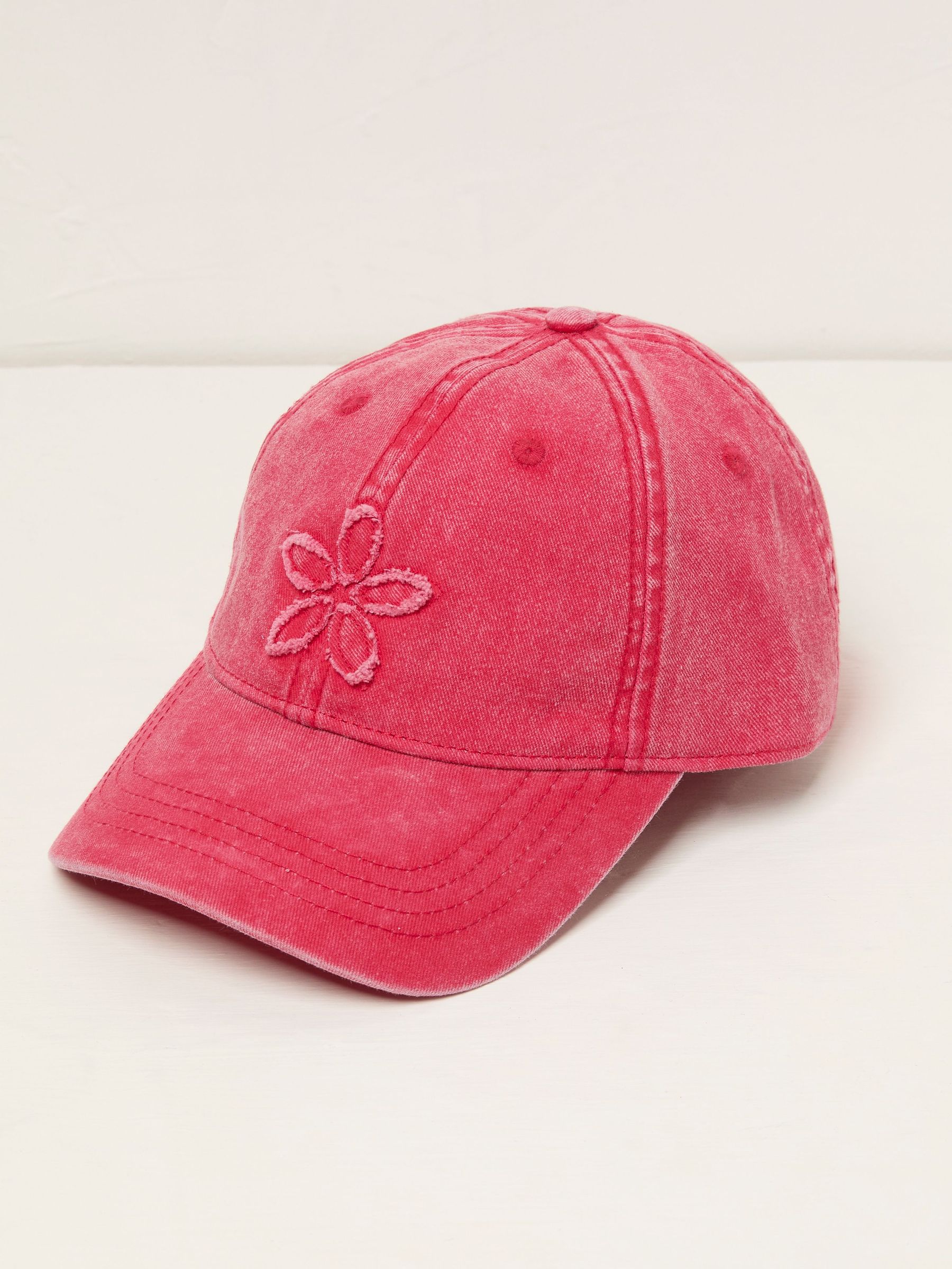 Red Flower Detail 100% Cotton Cap (AK7911) | €23.50