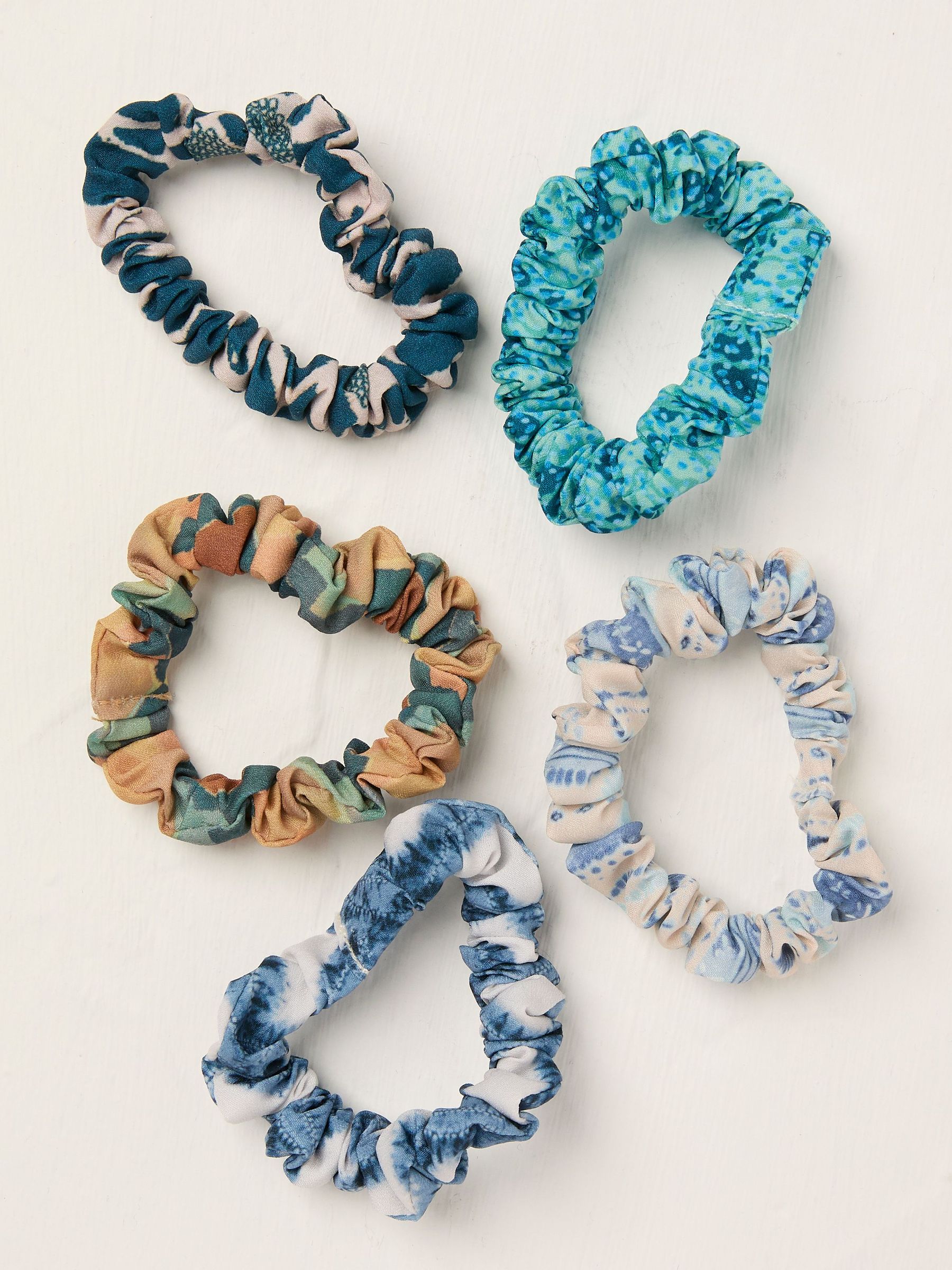 Blue Water Print Scrunchies 5 Pack (AK8331) | €13.50