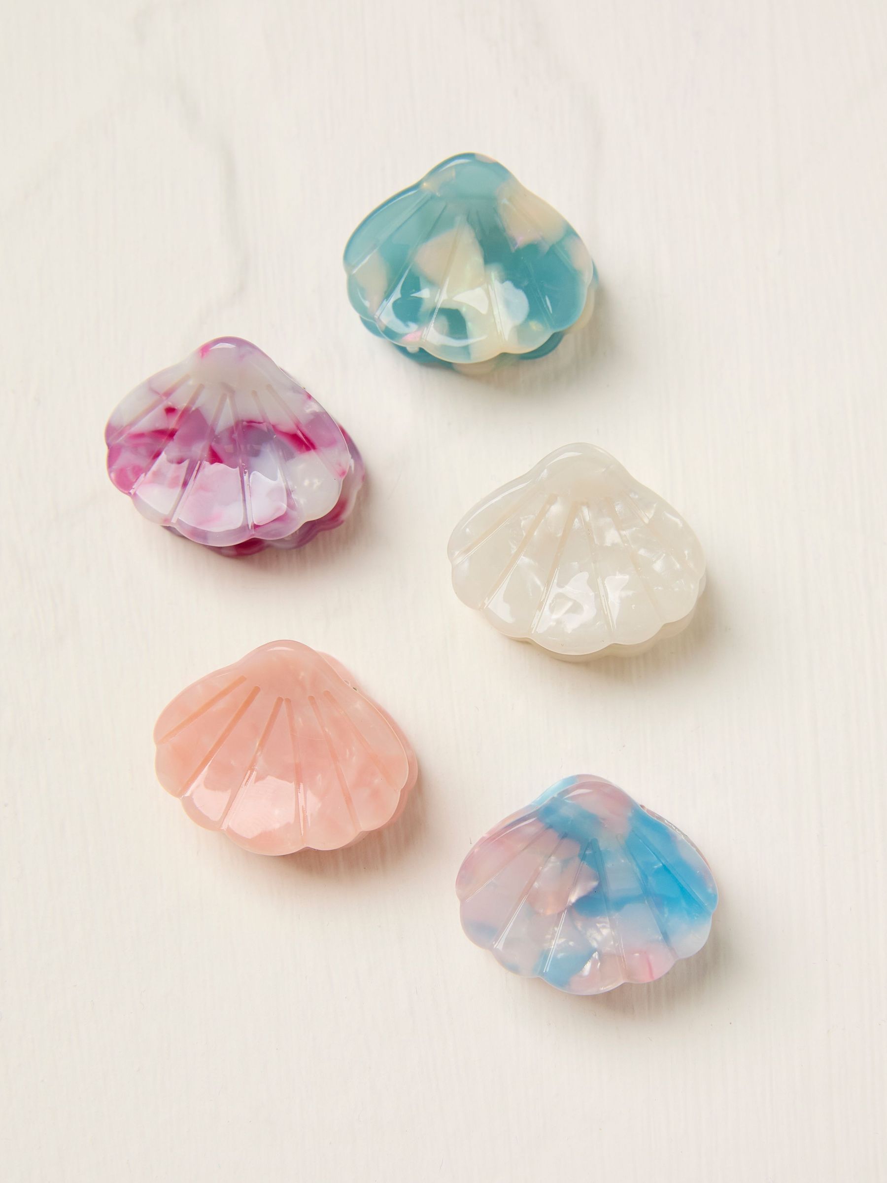 Multi Mini Shell Hair Clips 5 Pack (AK8335) | €21