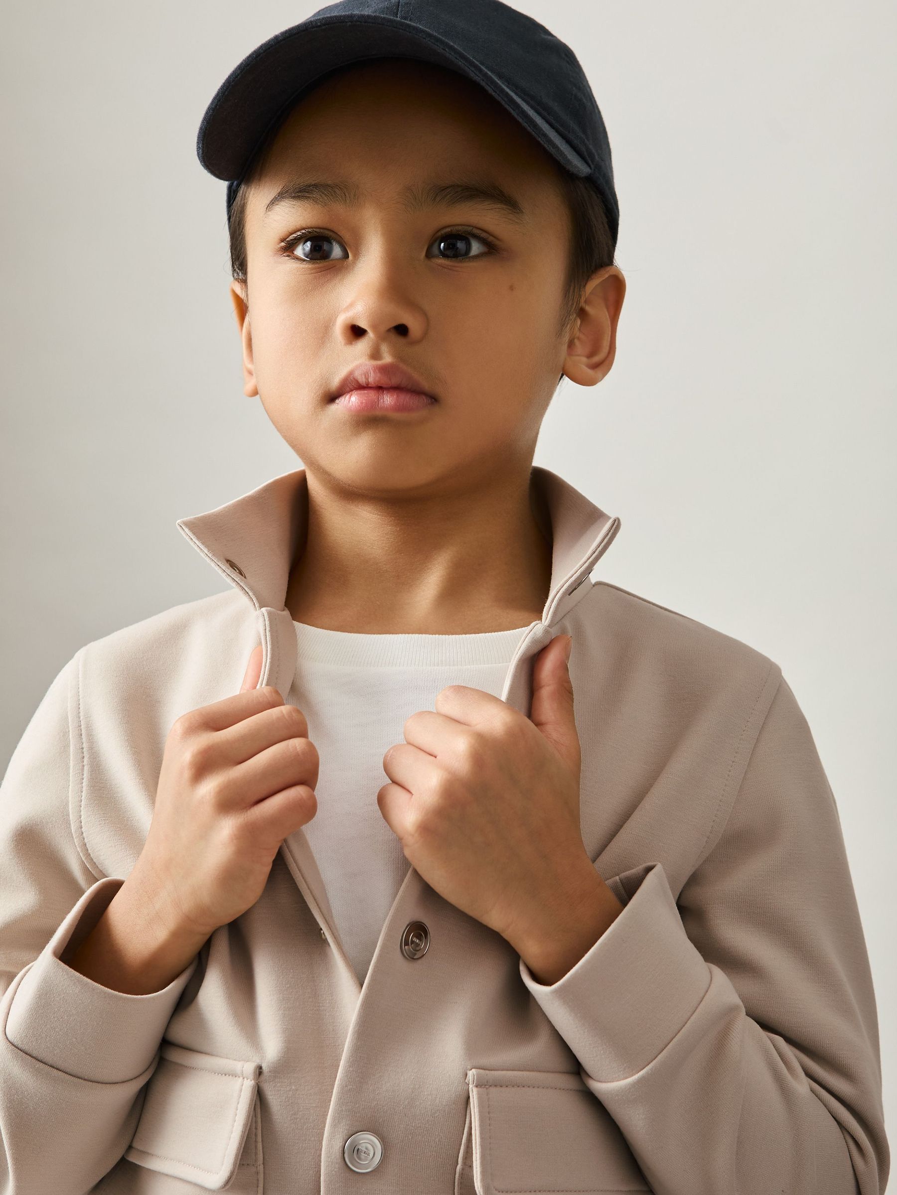Interlock-Jacke mit Trichterkragen in Stone (9–13 Jahre) (AN1744) | 49 €