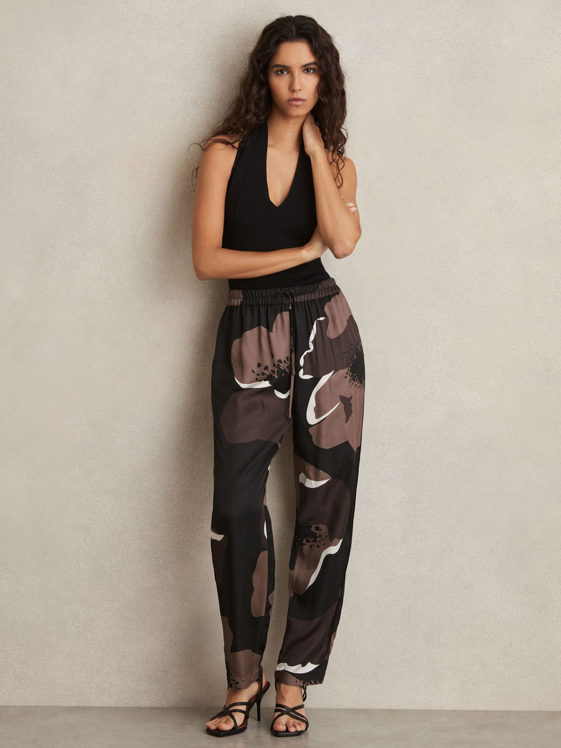 Floral-Print Wide-Leg Trousers in Black/Brown (AN1748) | €220