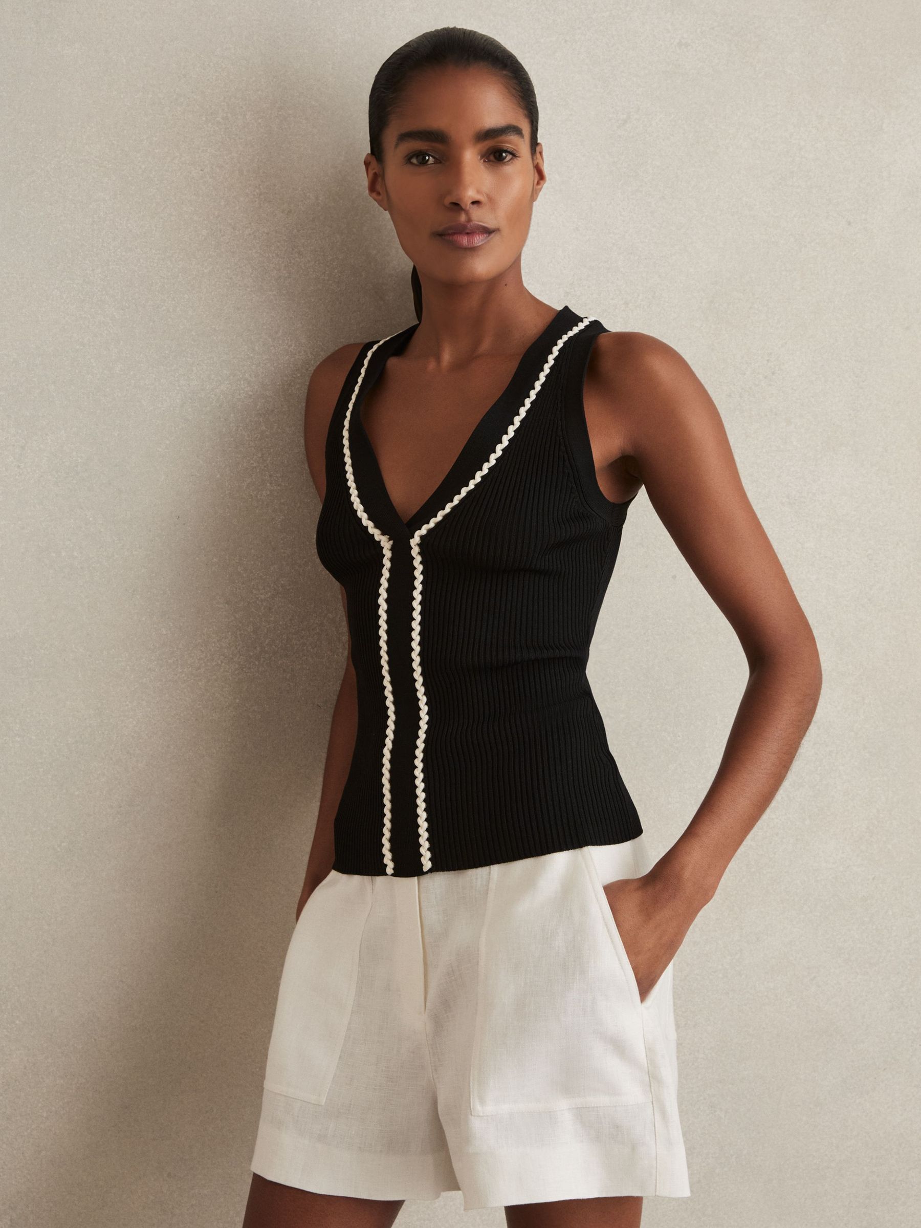 Ribbed Knit Craft Stitch Vest Top in Black/White (AN4013) | €140