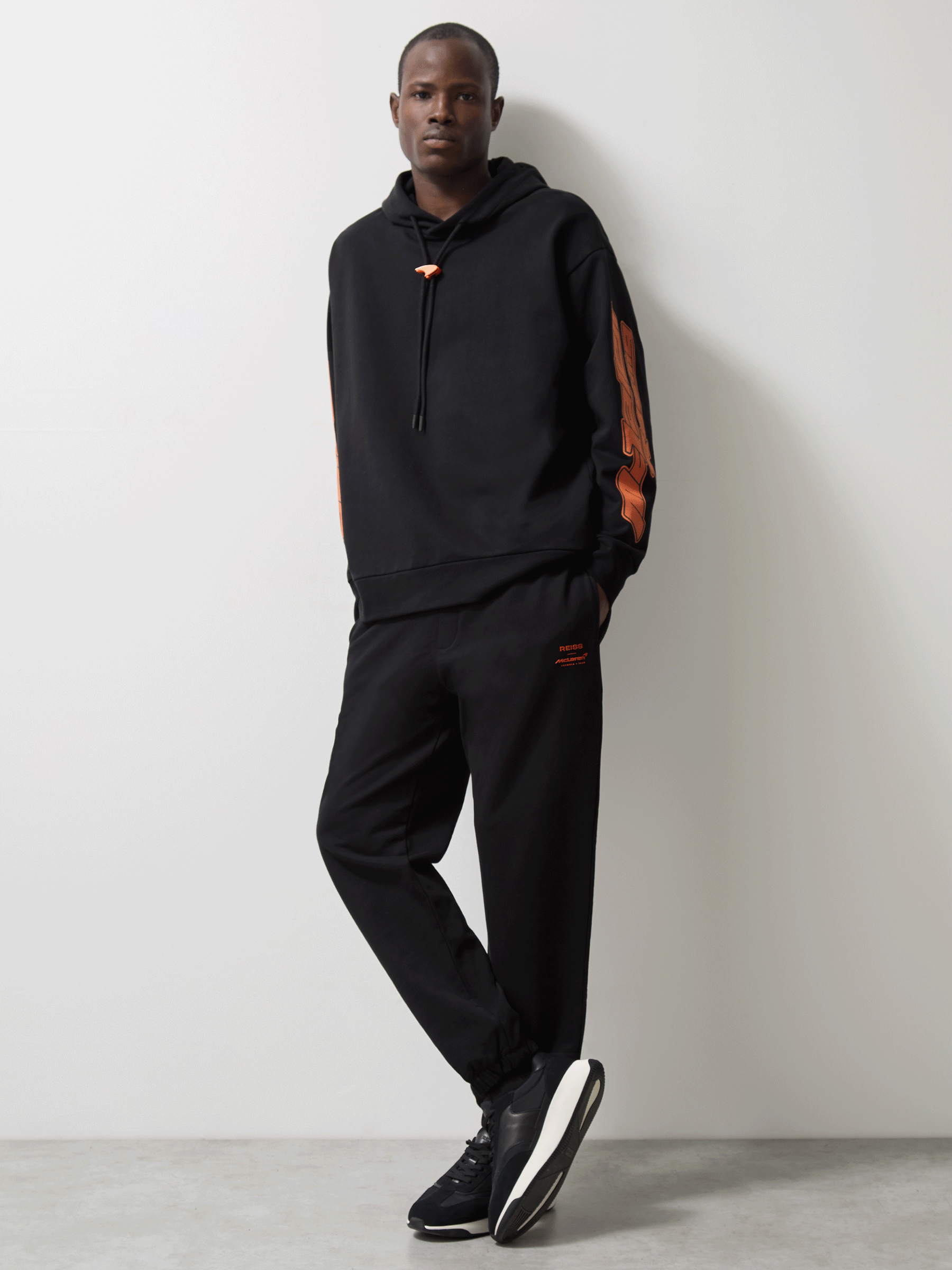 McLaren F1 Team Drawstring Joggers Unisex Fit in Black (AN5002) | €185