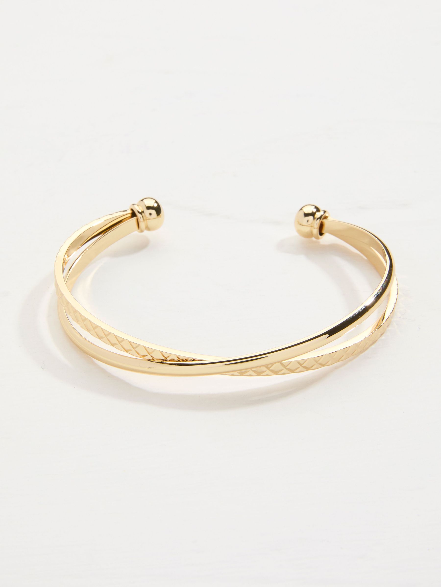 Gold Coloured Twist Detail Bangle (AN5916) | €19