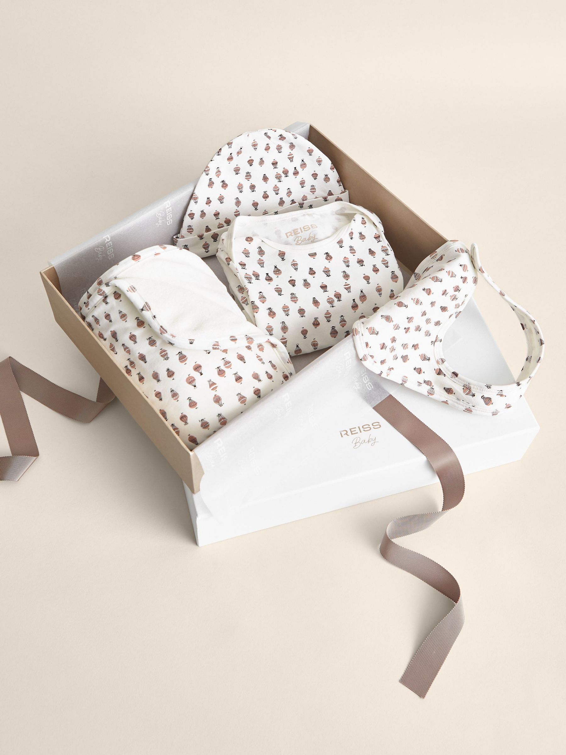 Balloon Print Sleepsuit Set in Neutral (AN7639) | 174 QAR