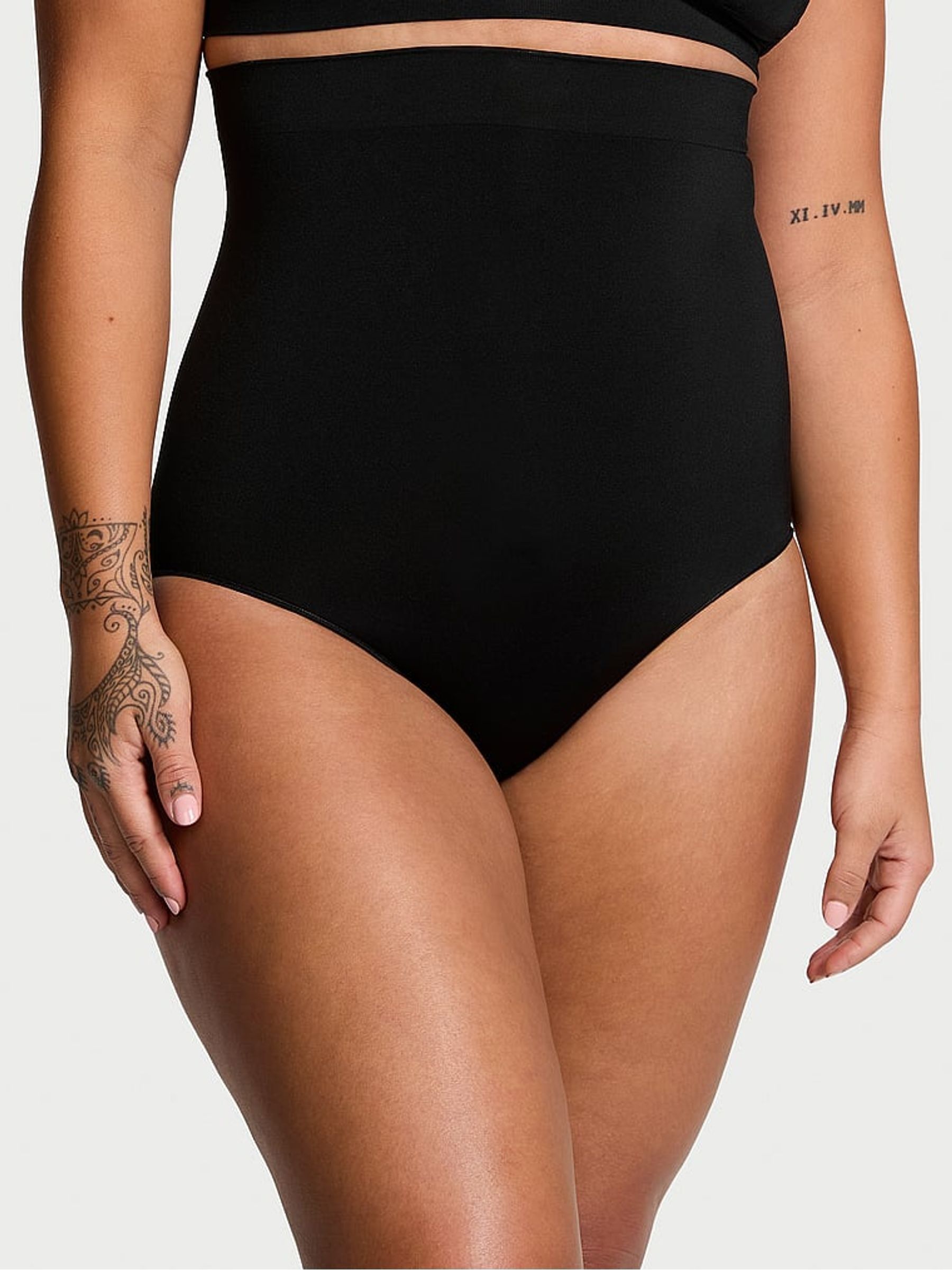 Black Brief Seamless Shaping™ Knickers (AN8097) | €29