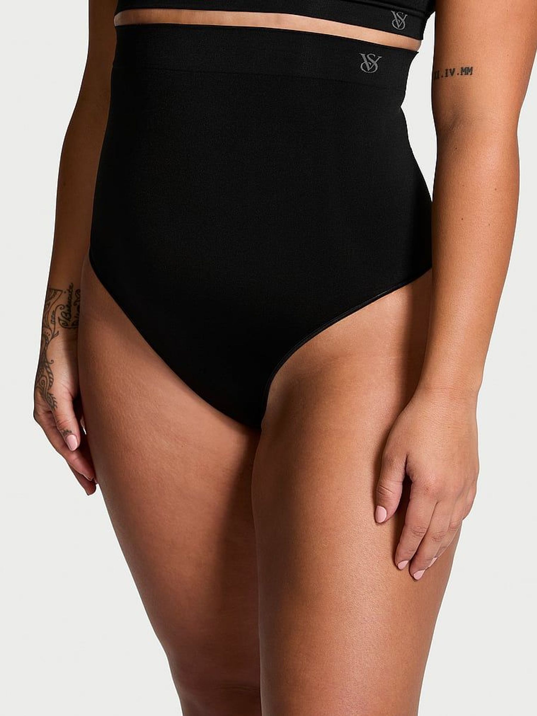 Black Thong Seamless Shaping™ Knickers (AN8099) | €29