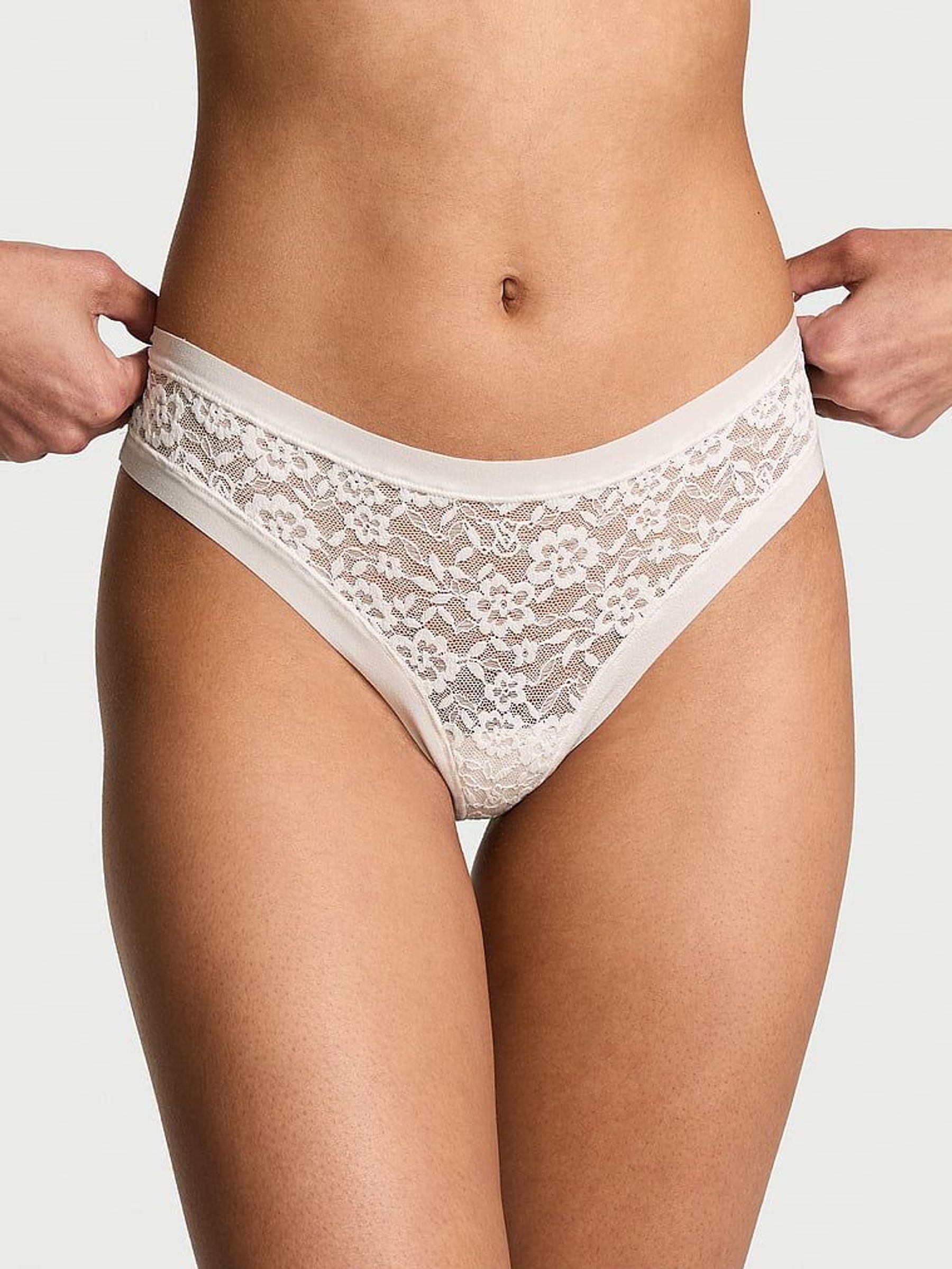 White Thong Knickers (AP6172) | €10.50