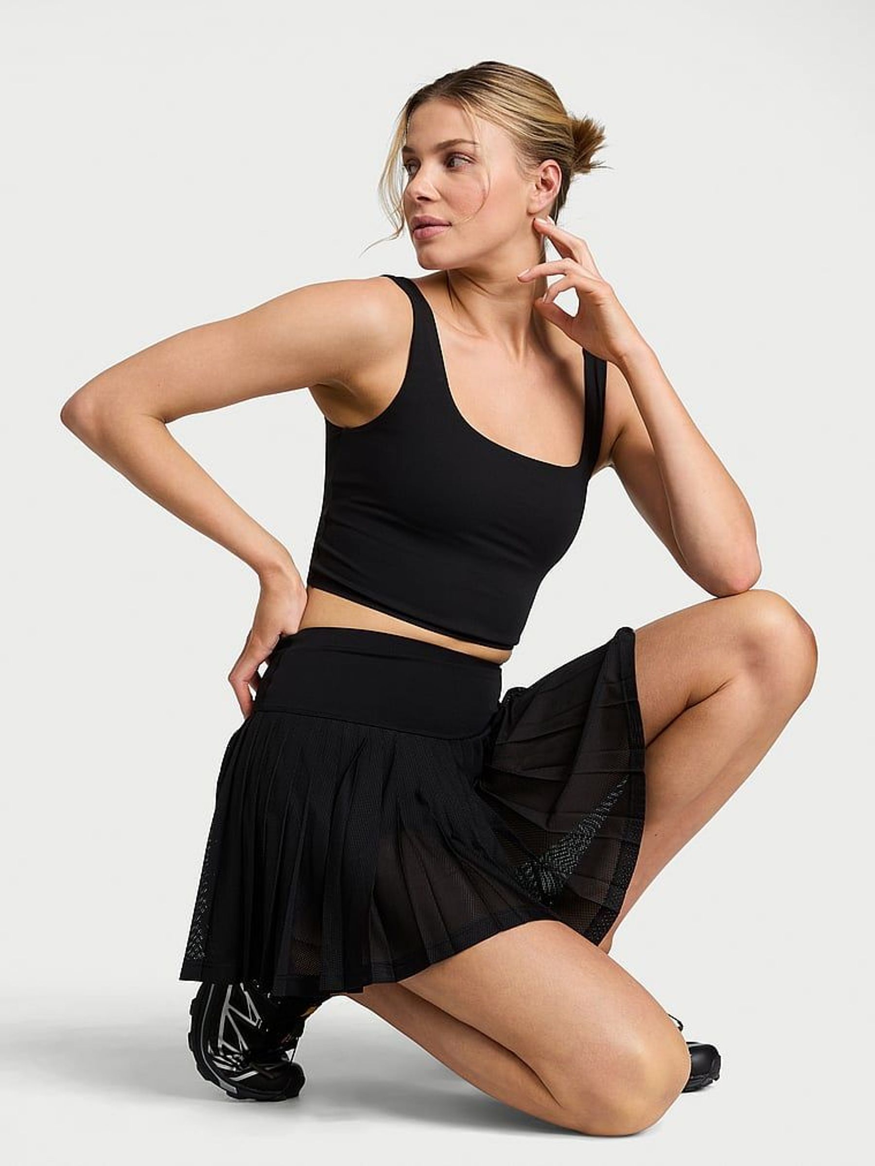 Black Elevate™ Mesh Tennis Skirt (AP6218) | €63