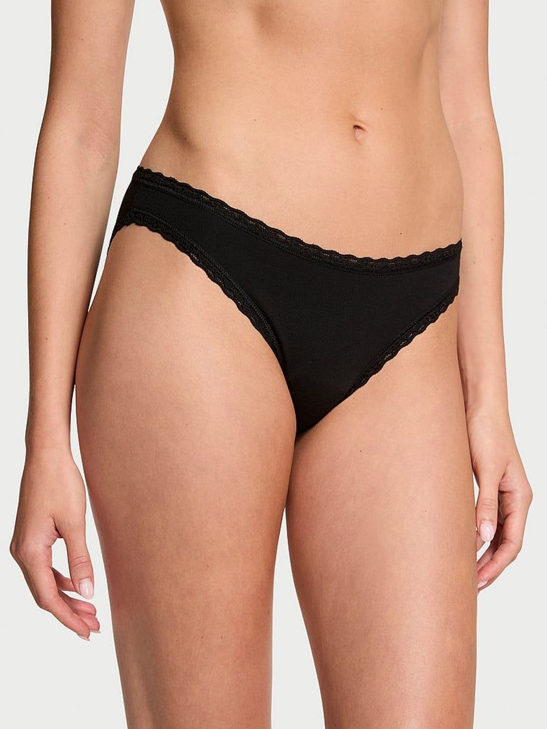 Black Bikini Knickers (AR4716) | €10.50