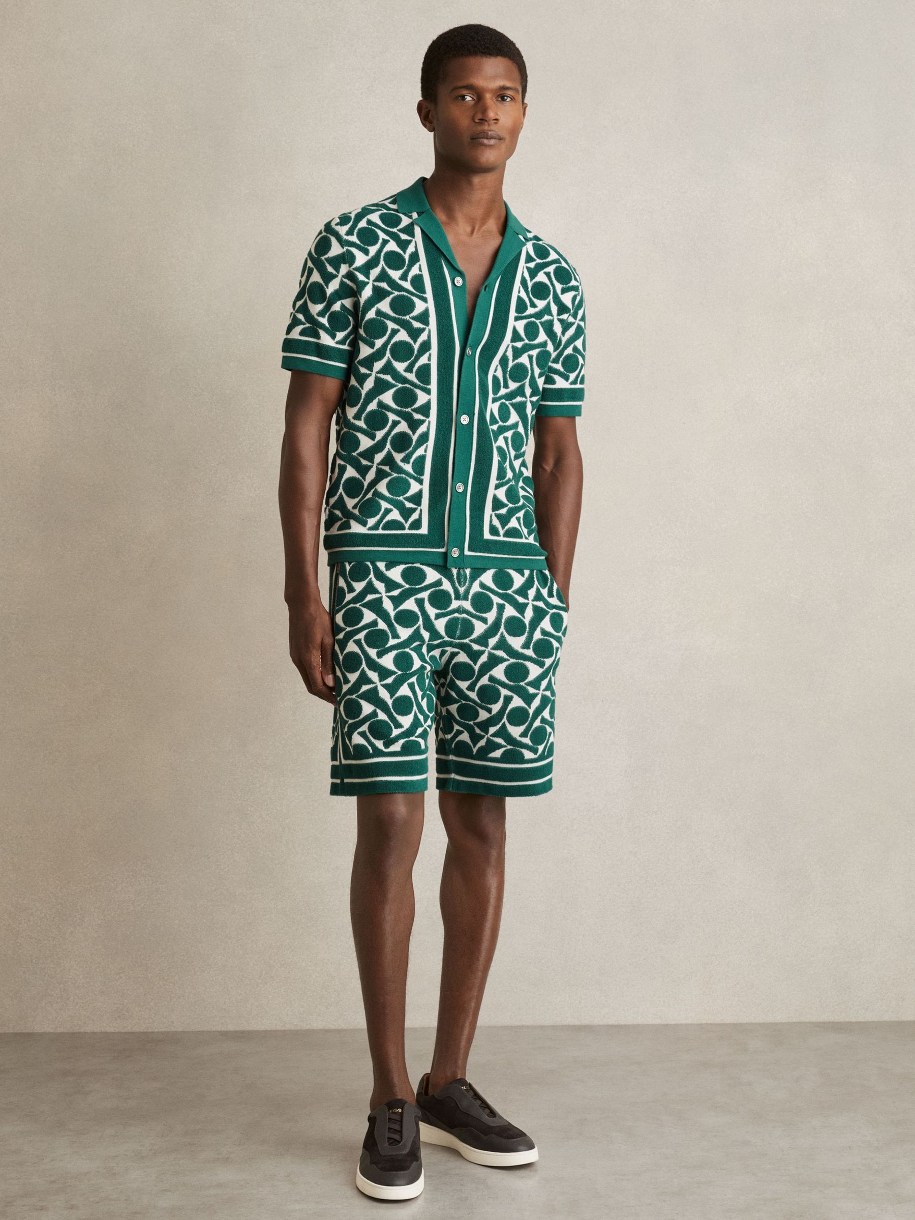 Abstract-Pattern Towelling Shorts in Green/White (AR9583) | US$180