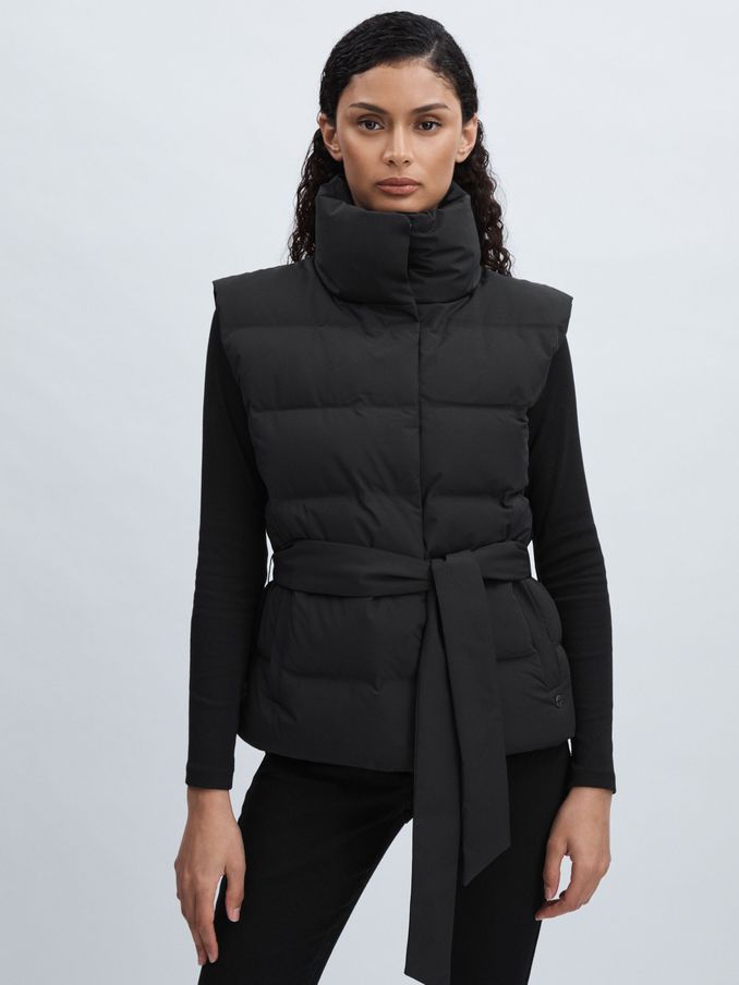 Scandinavian Edition Padded Gilet in Black (AU4911) | €565