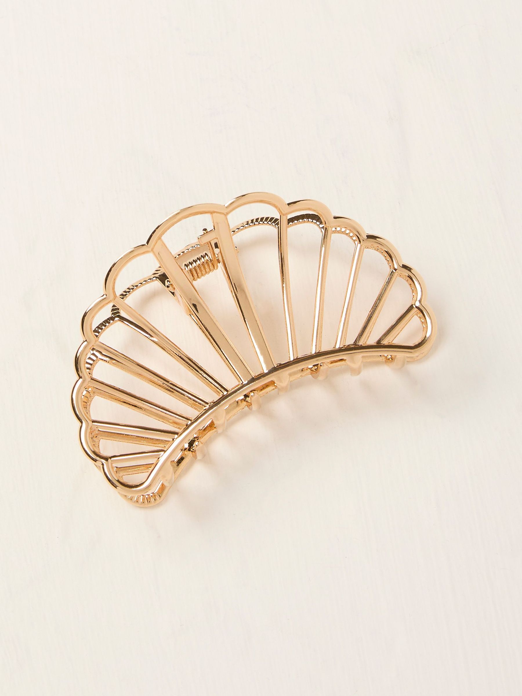 Gold Tone Shell Claw Clip (AV2952) | $21
