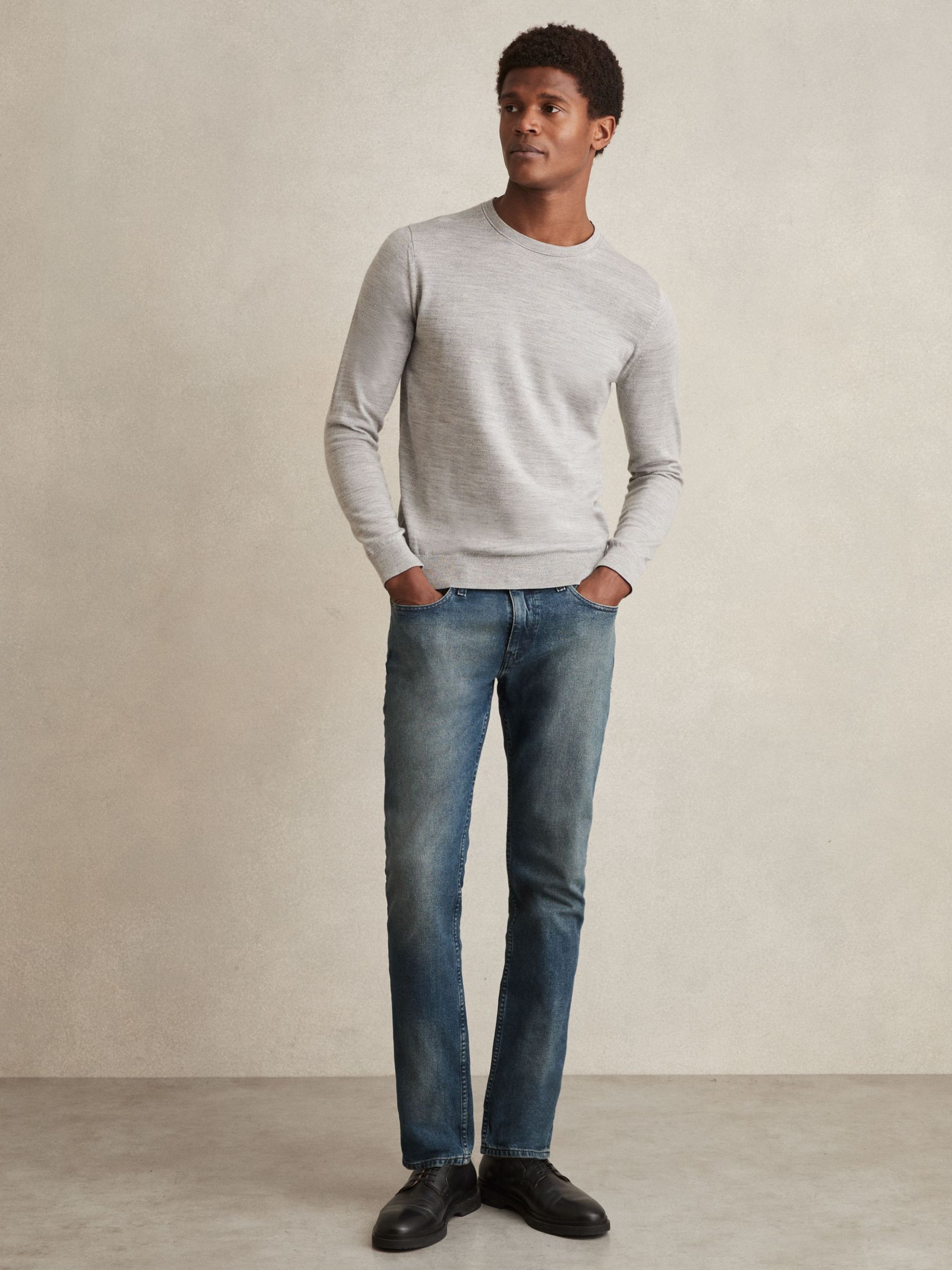 Paige Slim-Leg Jeans in Mid Blue Wash (AV6522) | €380