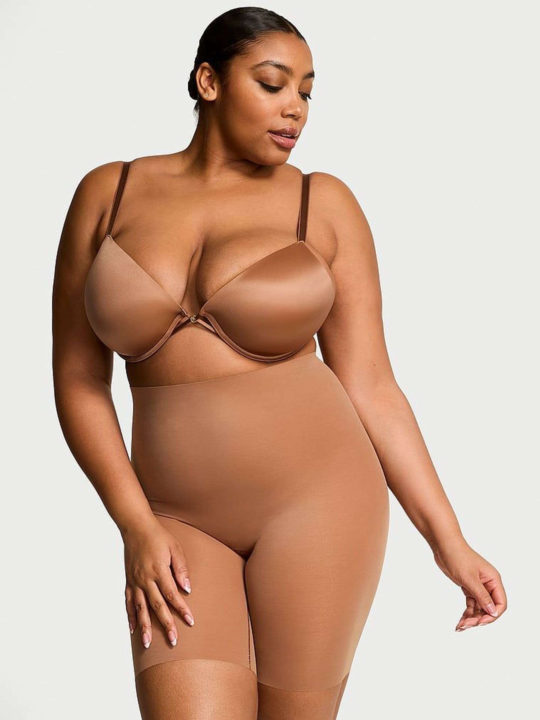 Caramel Nude Mid Thigh Shaping SheerSmoothing™ Knickers (AV7560) | €33