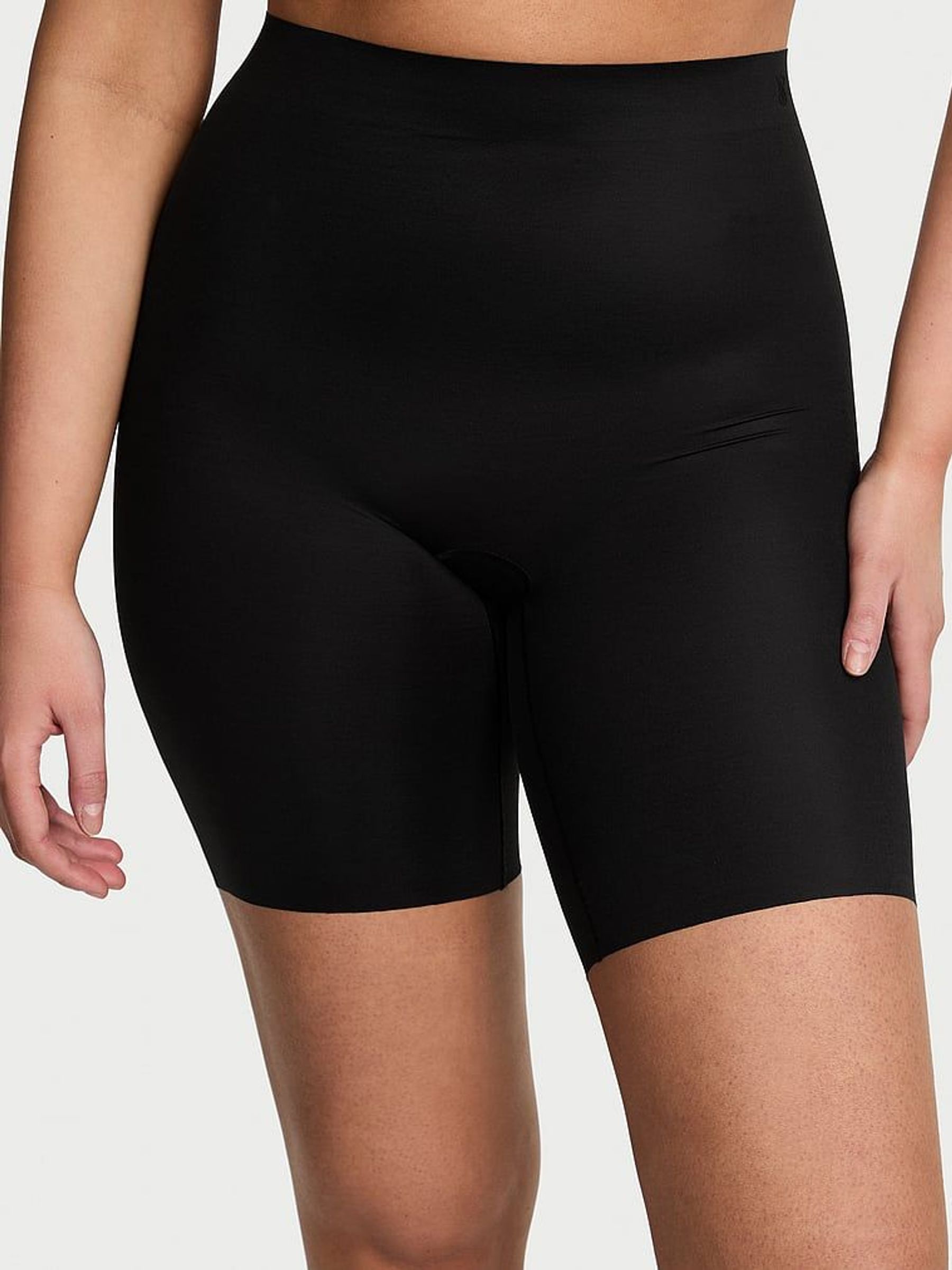 Black Mid Thigh Shaping SheerSmoothing™ Knickers (AV7577) | €33
