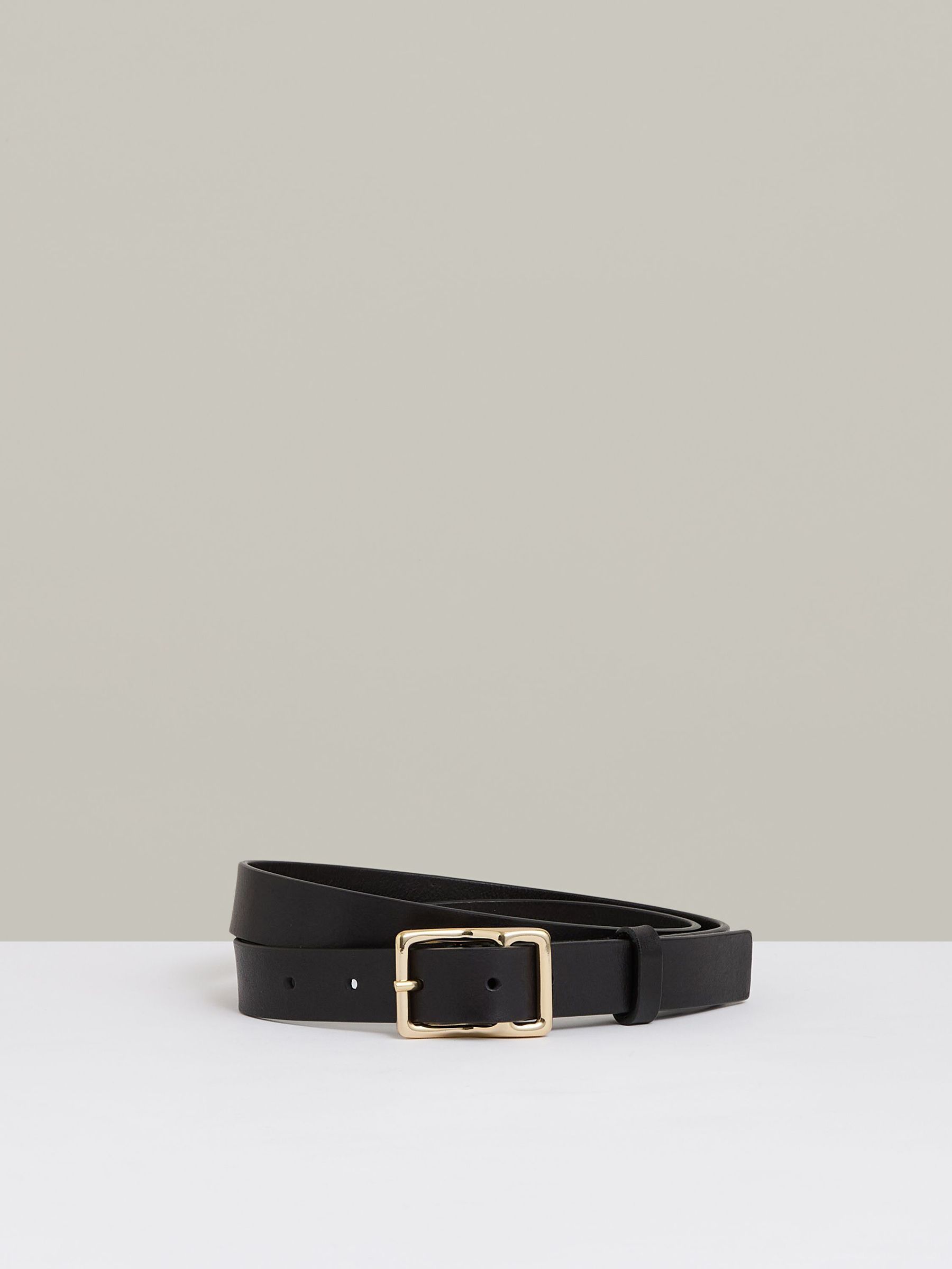 Leather Angled-Buckle Belt in Black (AW3967) | US$110