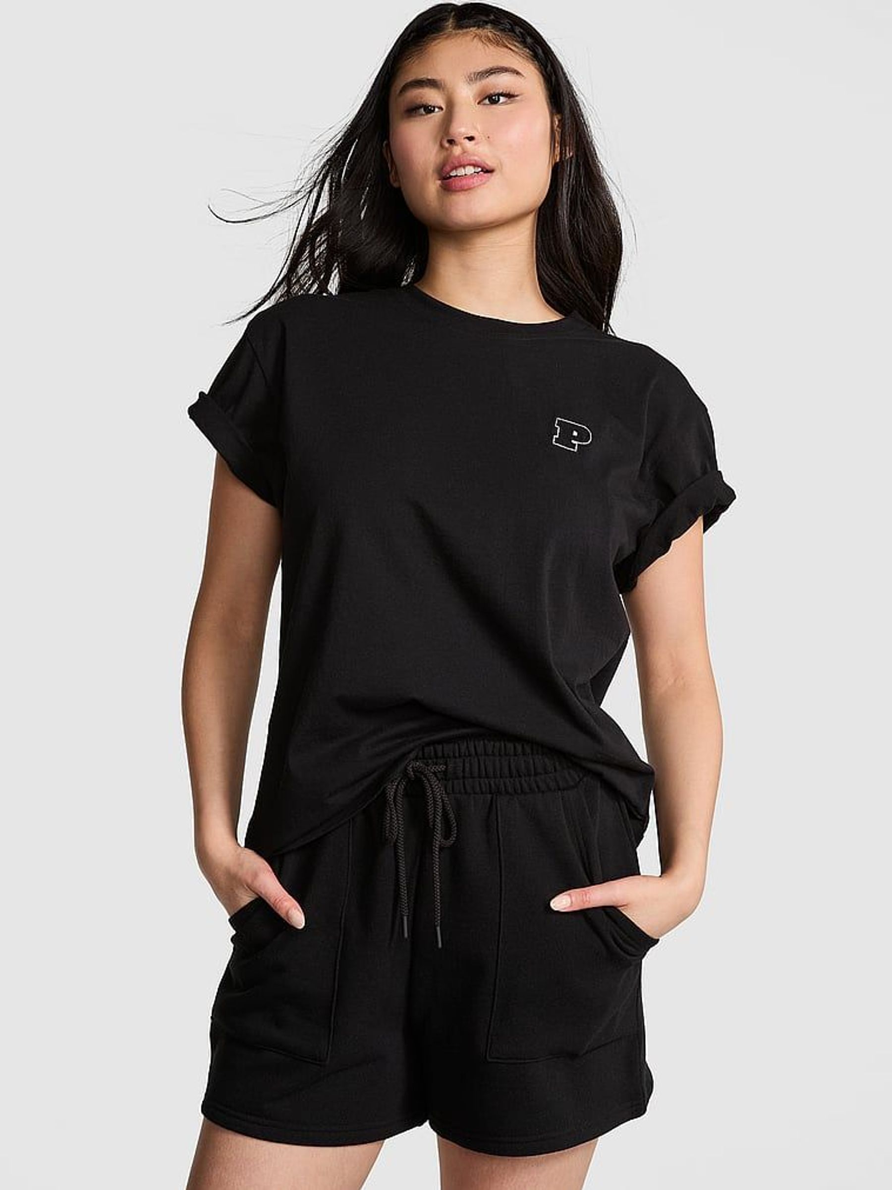 Black Short Sleeve Oversized T-Shirt (AW6335) | €29
