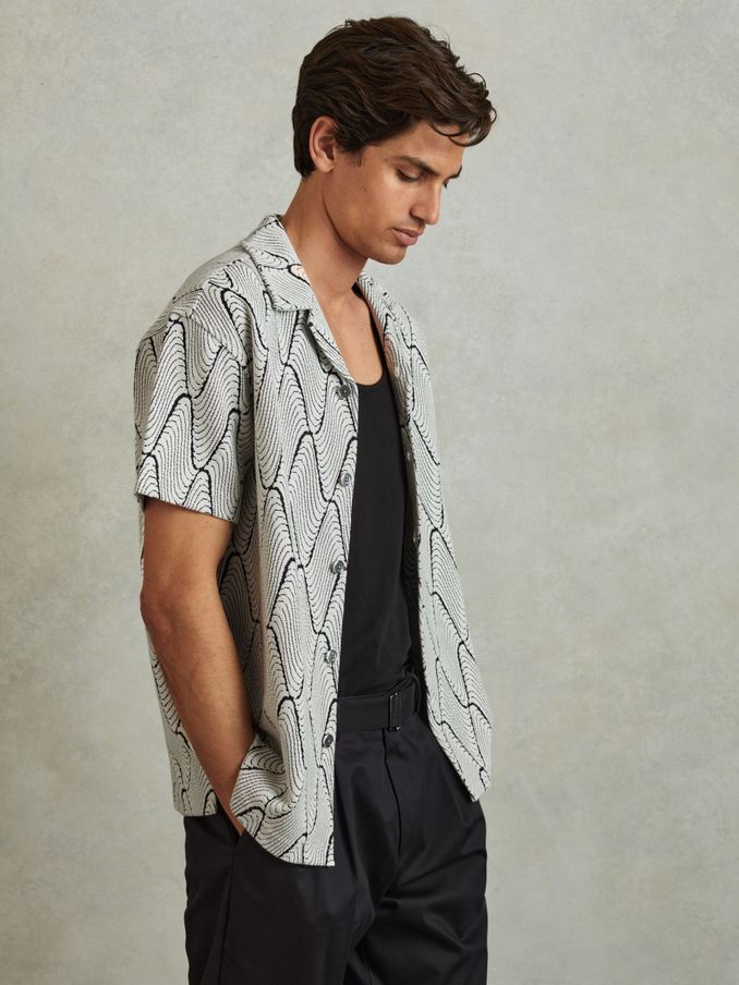 Jacquard Cuban Collar Shirt in Ecru/Navy (B04613) | €55
