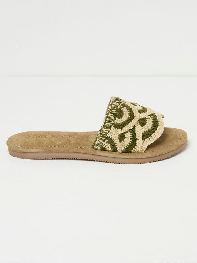 Maira Green Scallop Sliders (B15304) | €42