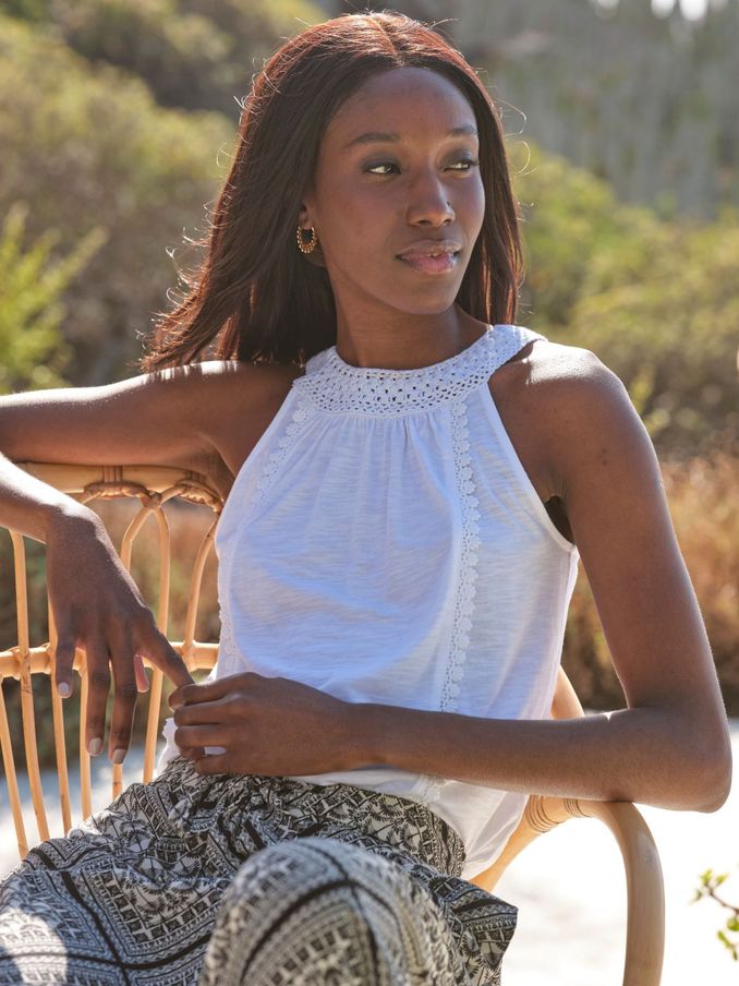 Nancy White Crochet Vest (B51658) | €19