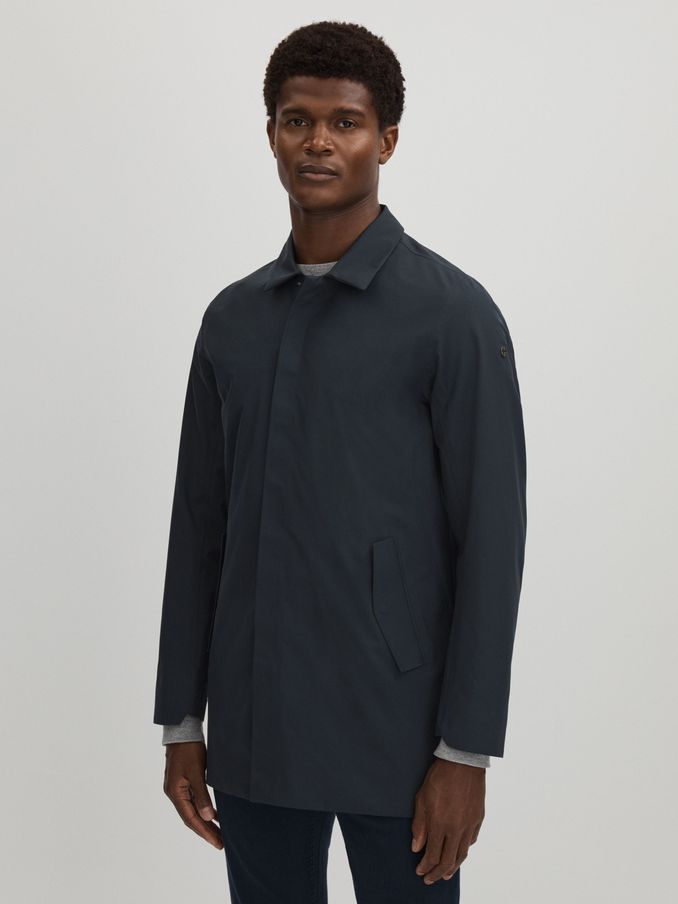 Scandinavian Edition Wind and Waterproof Jacket in Midnight (B56388) | AED1,362