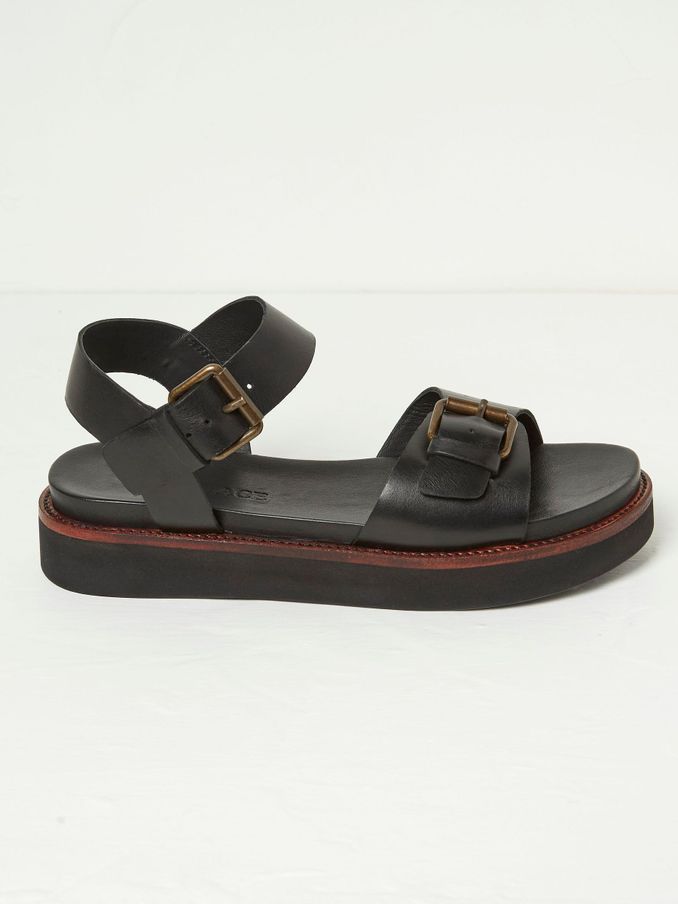 Ambie Black Flatform Buckle Sandals (B70834) | €38