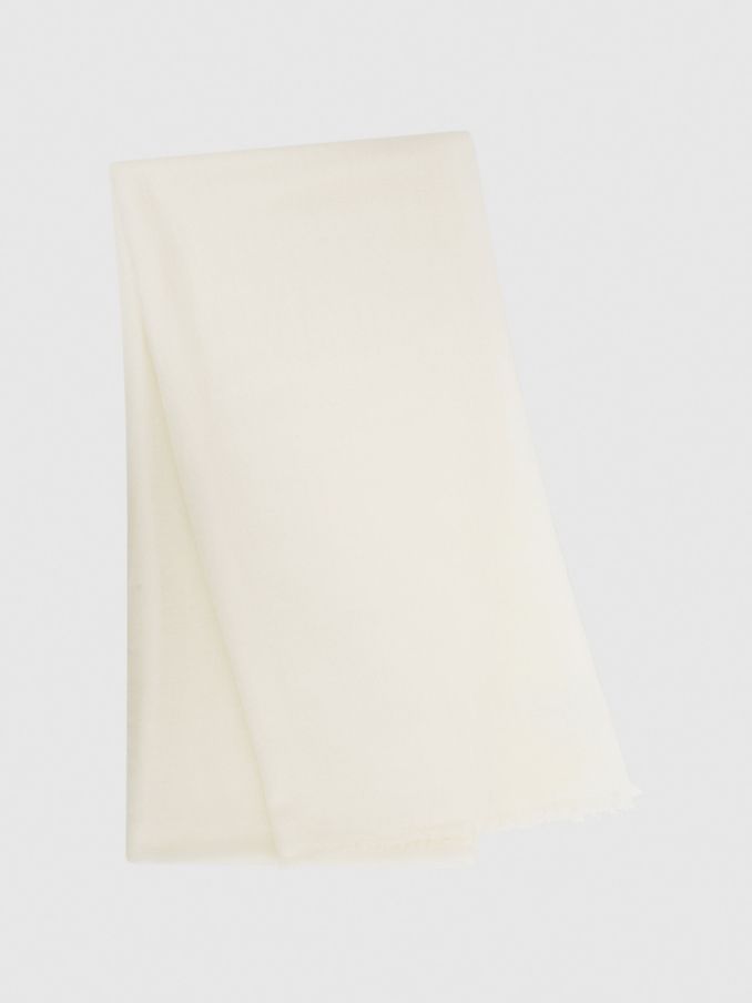 Wool-Cashmere Lightweight Scarf in Off White (C42461) | US$160