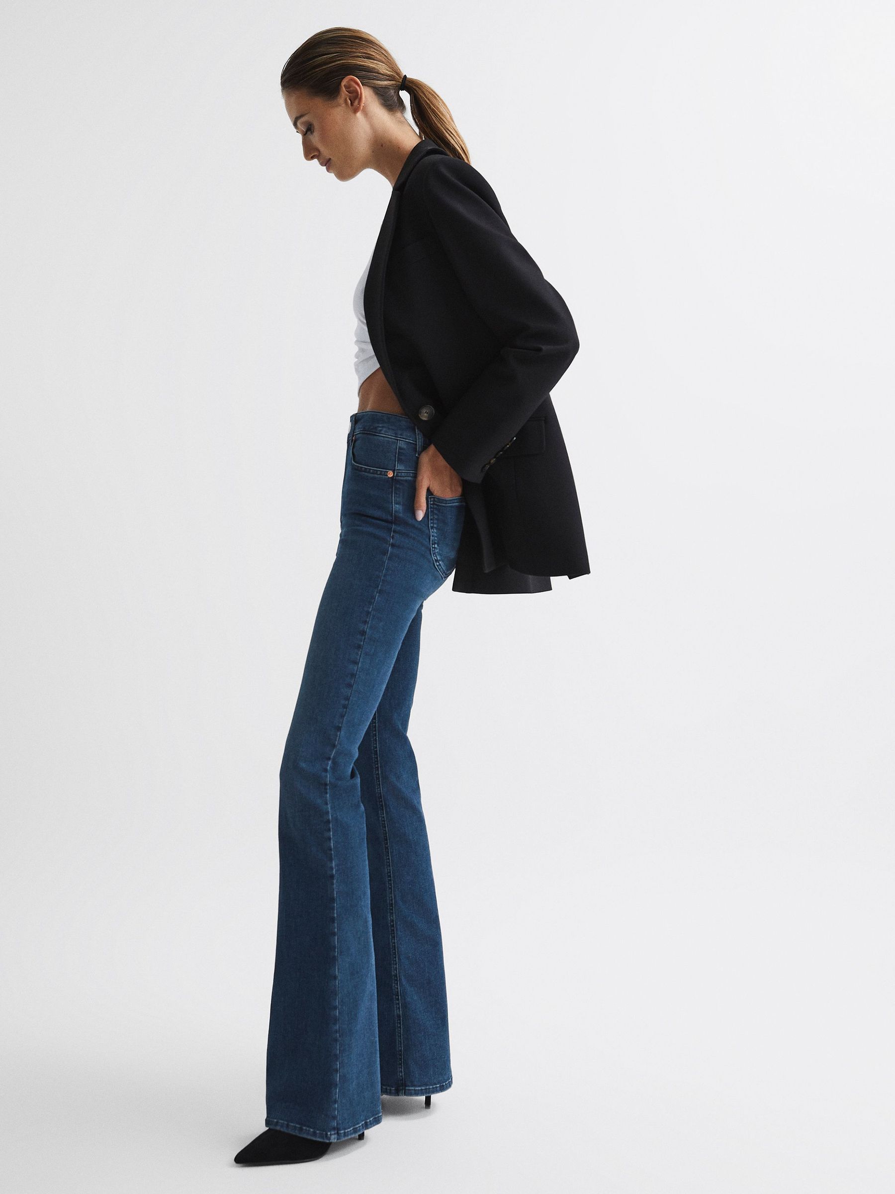 Contour High Rise Flared Jeans in Ink (C97929) | 2 555 Kč