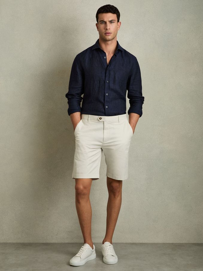 Modern Fit Cotton Blend Chino Shorts in Chalk (D40028) | €95