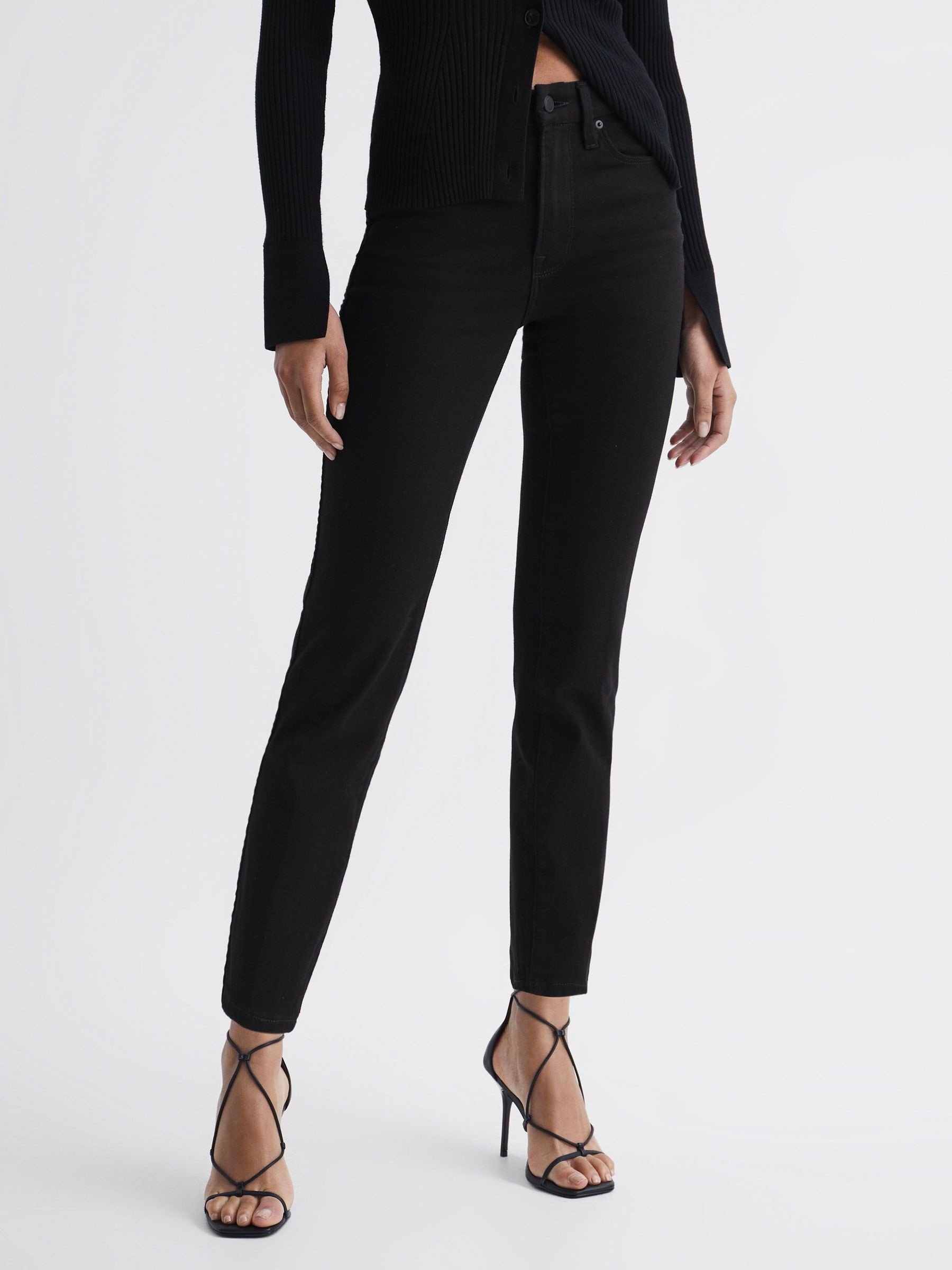 Good American Straight Jeans in Black (D41140) | $76