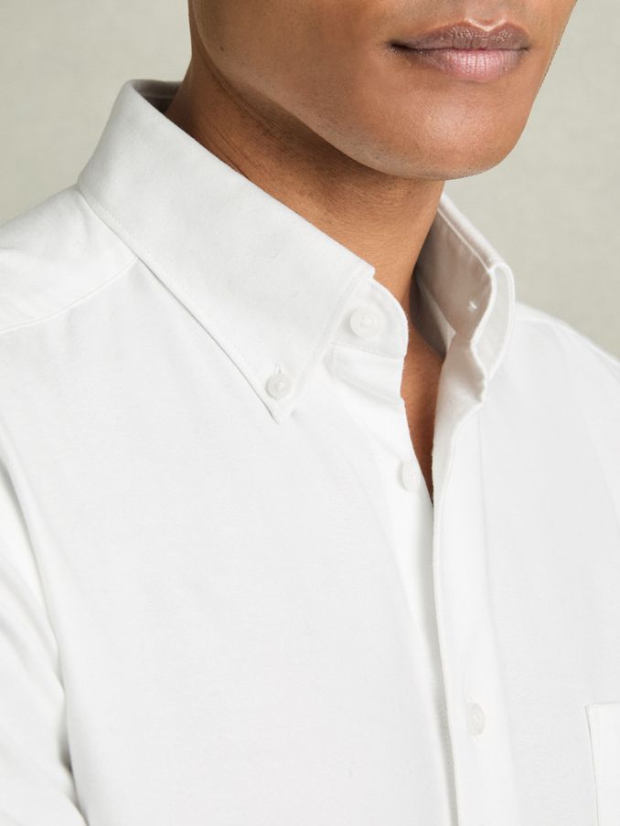 Soft Wash Button Down Oxford Shirt in White (D43750) | €95