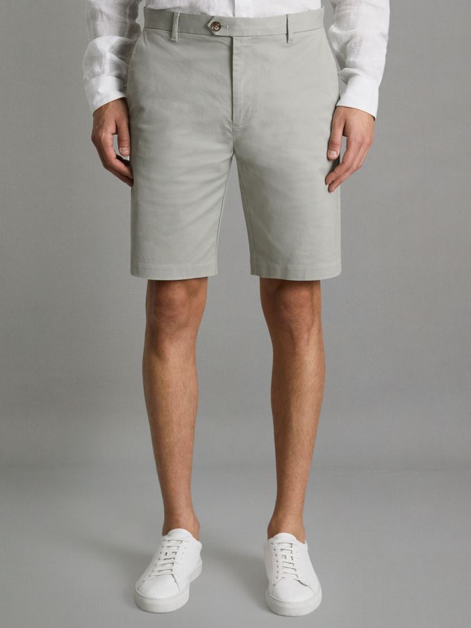 Modern Fit Cotton Blend Chino Shorts in Soft Sage (D76855) | €48