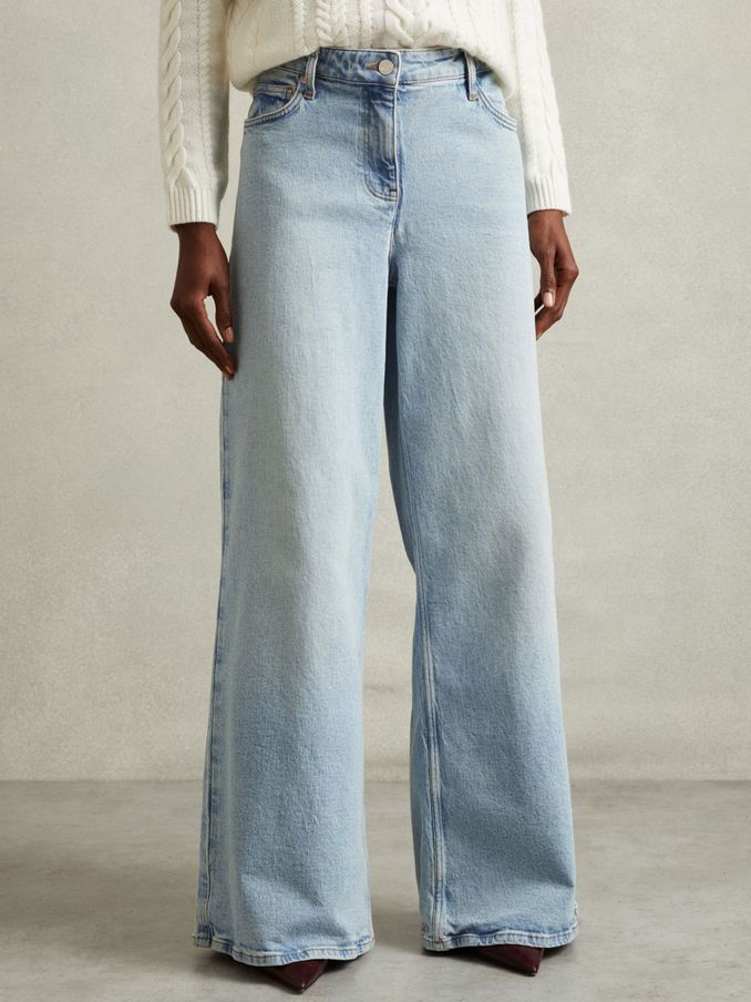 Petite Wide Leg Jeans in Light Blue (E04264) | €132