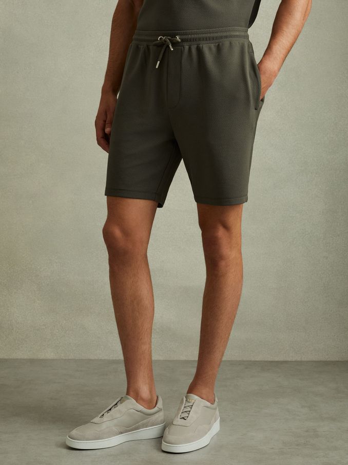 Korte broek met geweven koord in Groen Smoke (E11888) | € 47