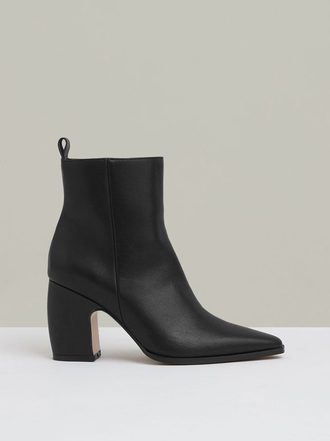 Leather Blocked Heel Ankle Boots in Black (E14736) | €285