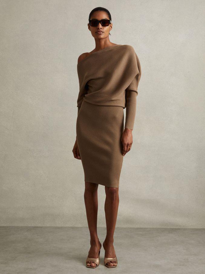 Off-The-Shoulder Ribbed Midi Dress in Mink (E19936) | €195