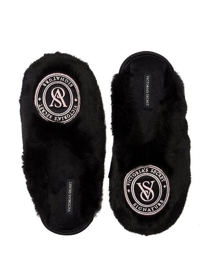 Black Closed Toe Faux Fur Slippers (E26767) | €40