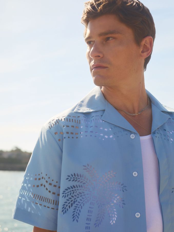 Reiss | Ché Poplin Laser Cut-Out Cuban Collar Shirt in Soft Blue (E28607) | €53