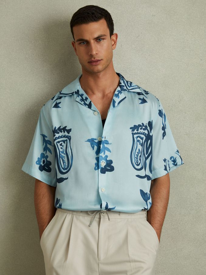 Relaxed Floral Print Cuban Collar Shirt in Soft Blue/Airforce Blue (E30158) | €39