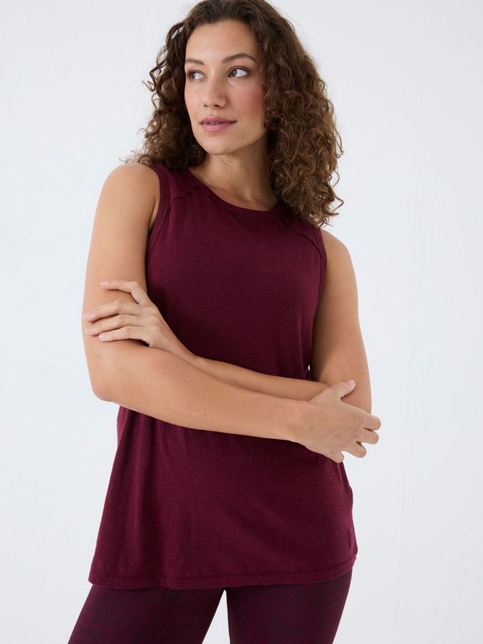 Ione Red Vest (E52061) | €15