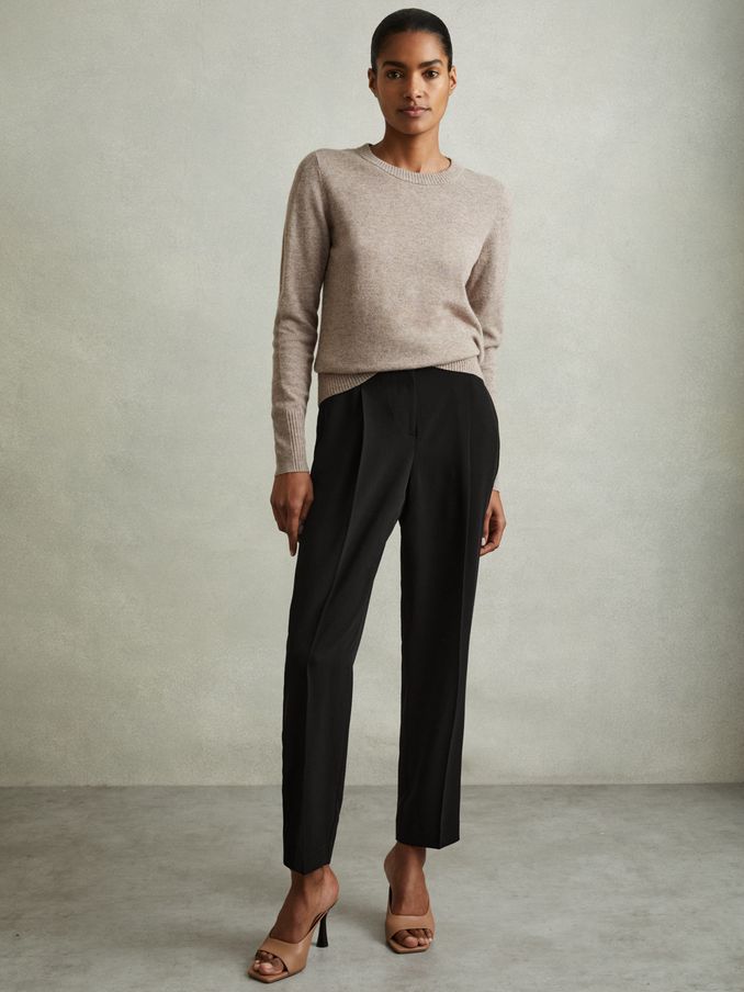 Front Pleat Tapered Trousers in Black (E52502) | €73